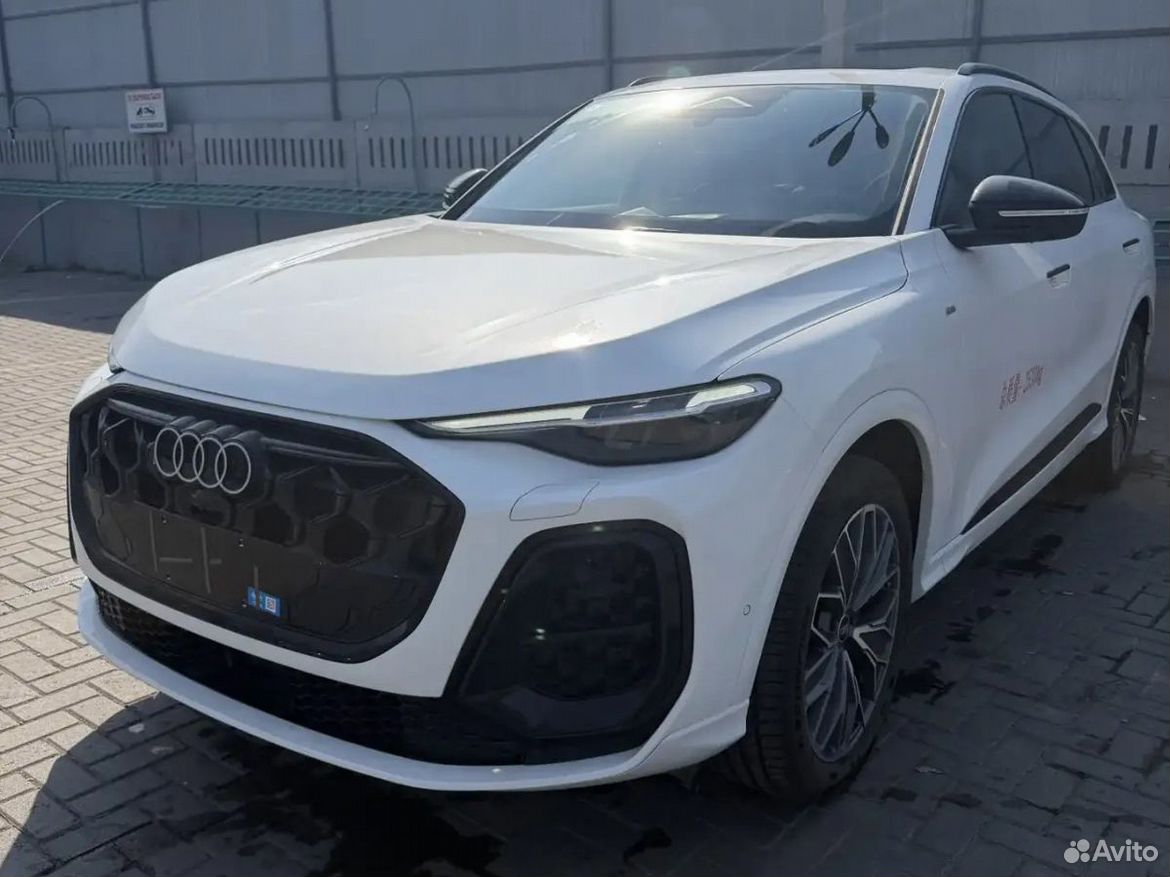 Audi Q5L 2.0 AMT, 2026, 10 км