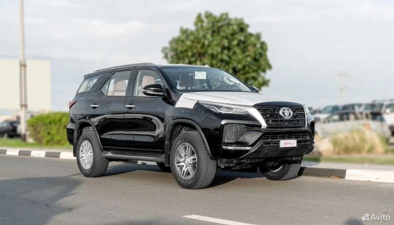 Toyota Fortuner 2.4 AT, 2026