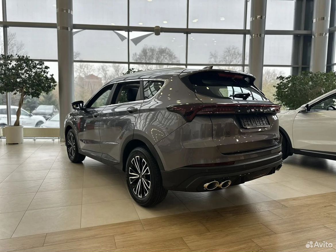 Jetour X70 Plus 1.6 AMT, 2026