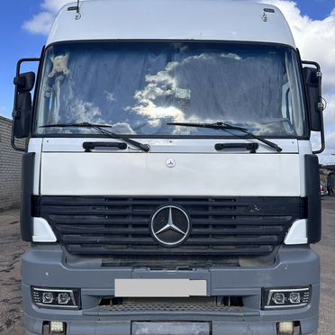 Седельный тягач Mercedes-Benz Actros с полуприцепом, 1999